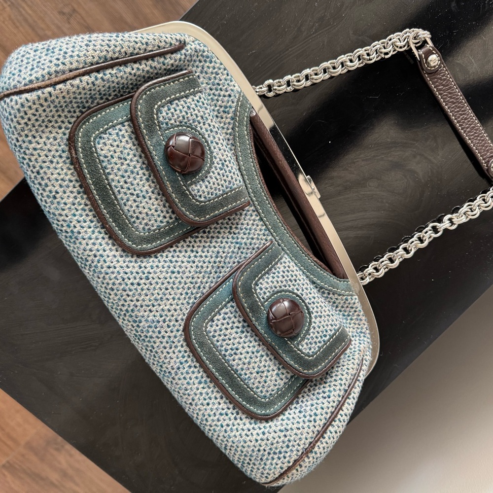 RAFĒ Chic Tweed Clutch with Button Accents - Picture 12 of 13